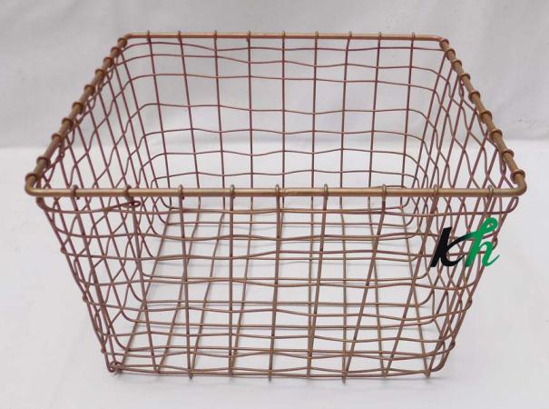 Metal wire basket